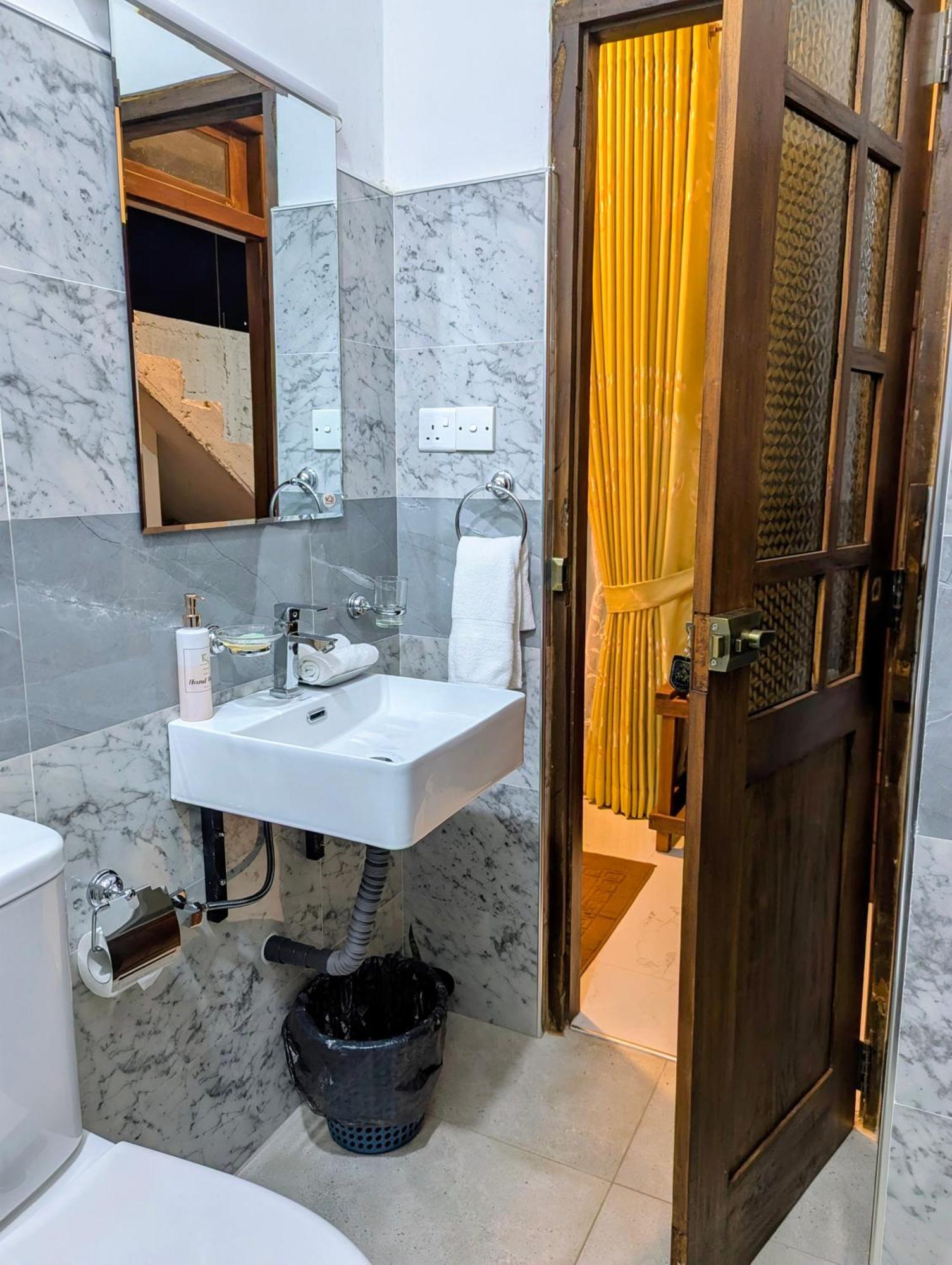 Rich Grove Inn Ella Zewnętrze zdjęcie