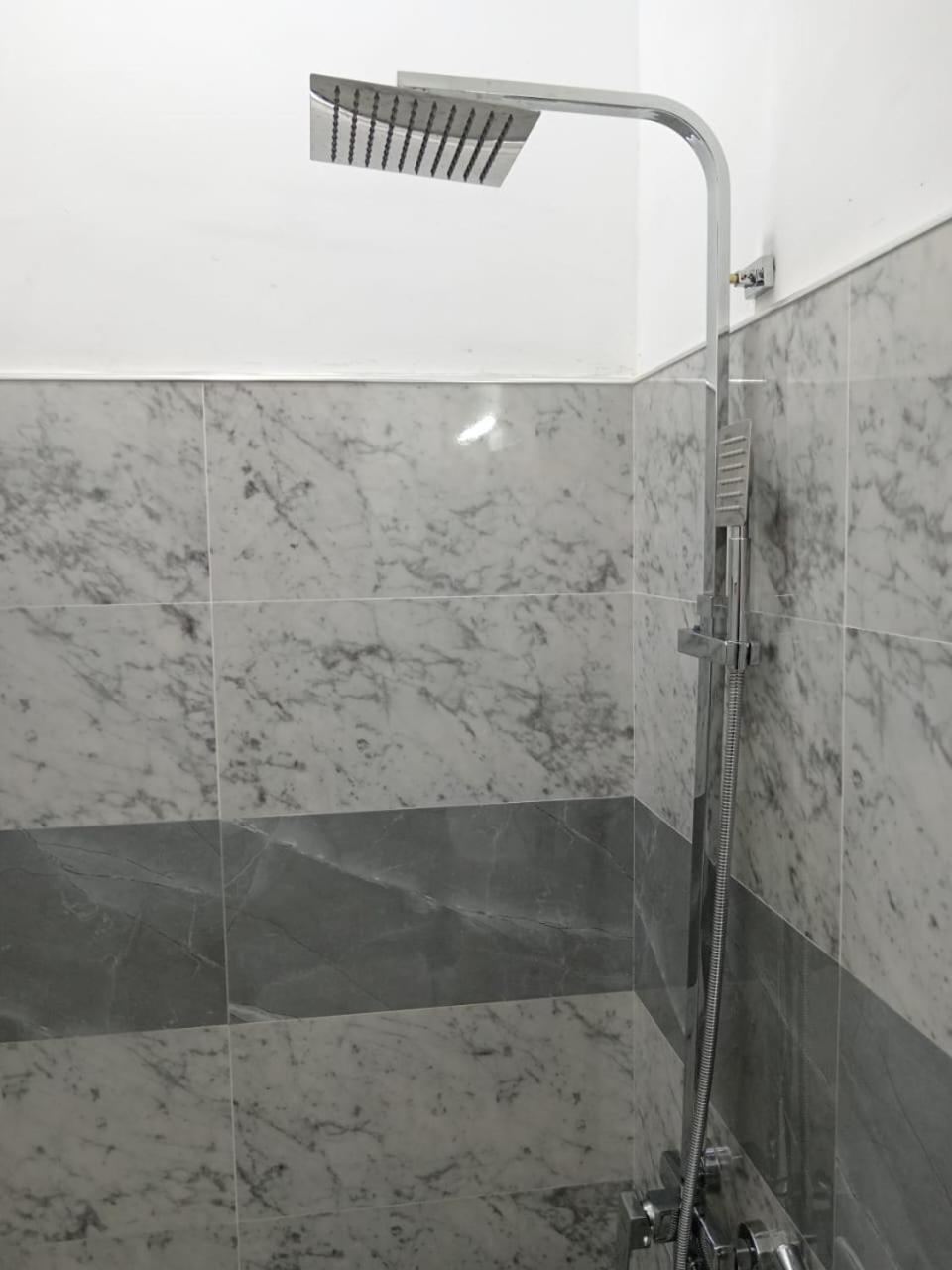 Rich Grove Inn Ella Zewnętrze zdjęcie