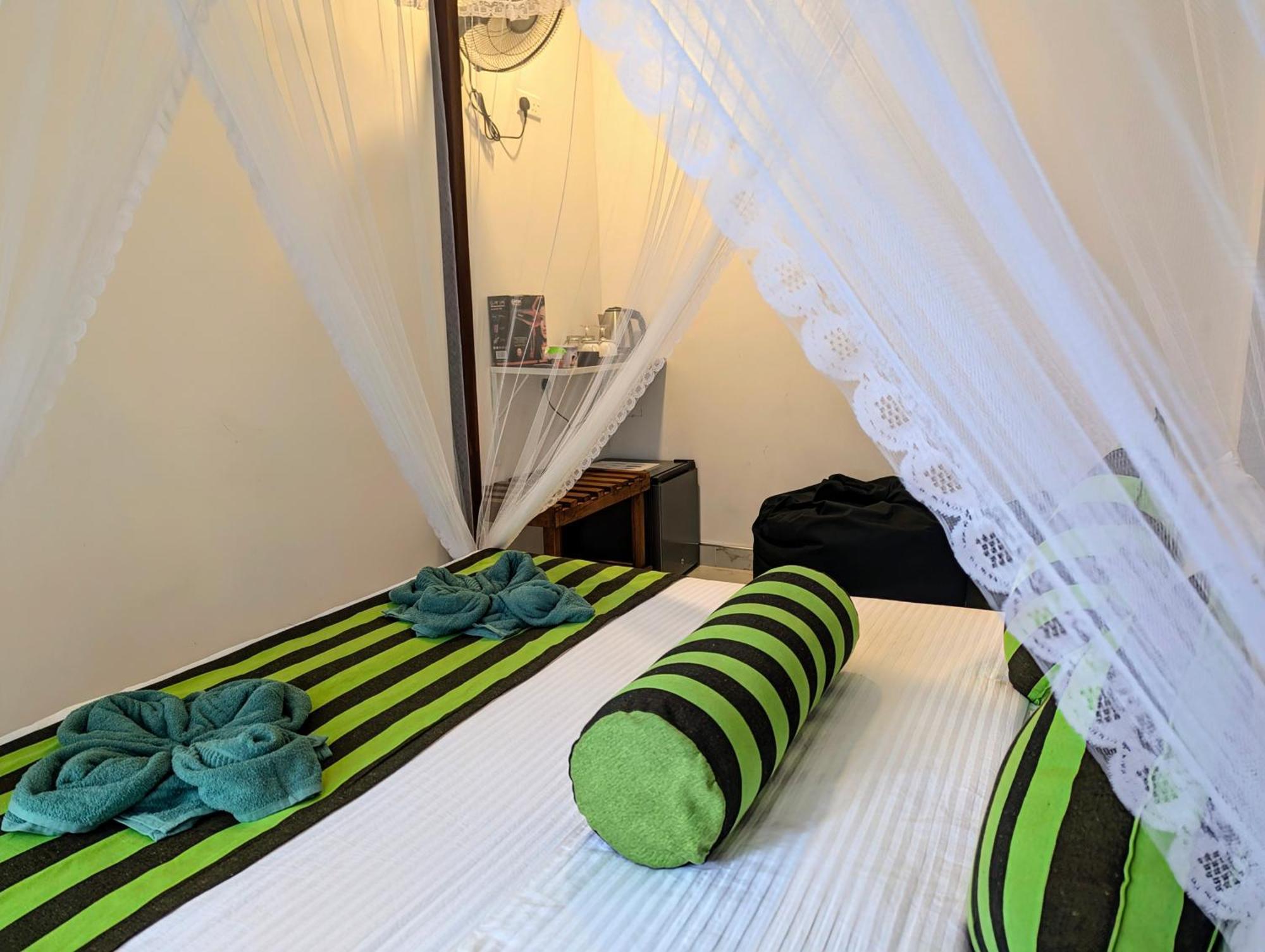 Rich Grove Inn Ella Zewnętrze zdjęcie